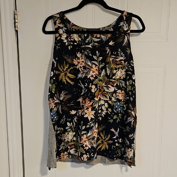 Suzy Shier Tops - Suzy Shier Womens XL Top NWOT Sleeveless Tank Floral
